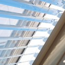 Żaluzja FAKRO AJP I grupa cenowa kolor 167 popielaty